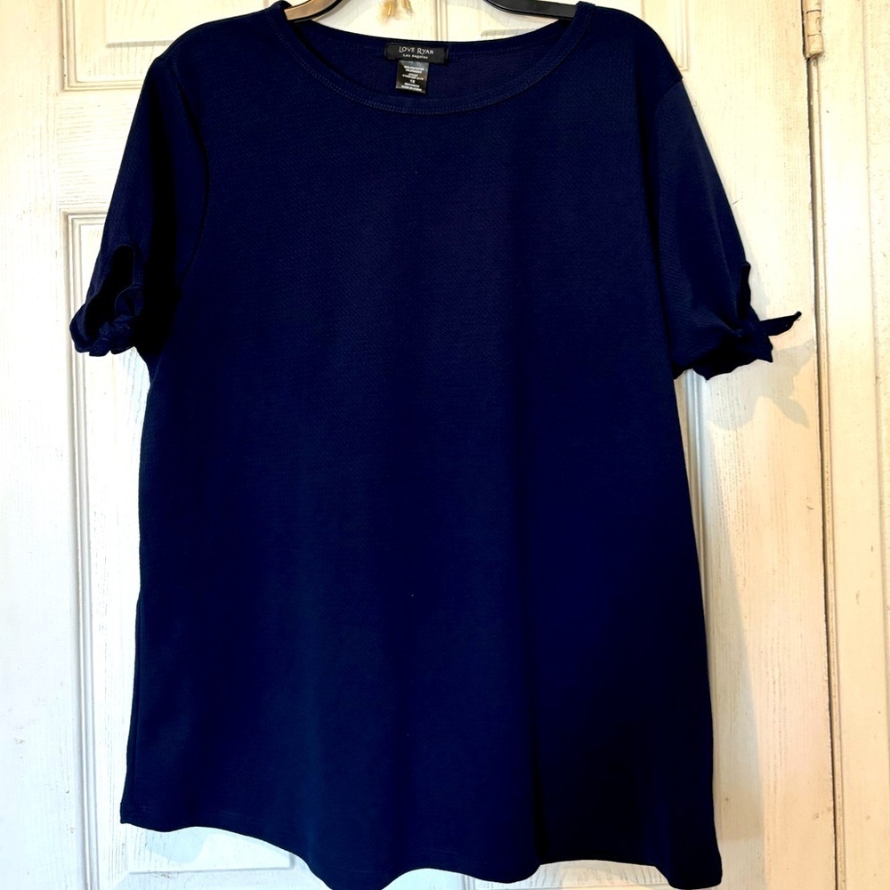 NWOT Love Ryan Navy Textured Knit Top with Knotted Tie Short Sleeves
